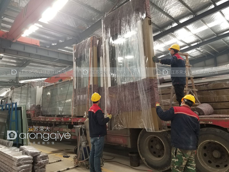 山東菏澤公交候車亭發貨