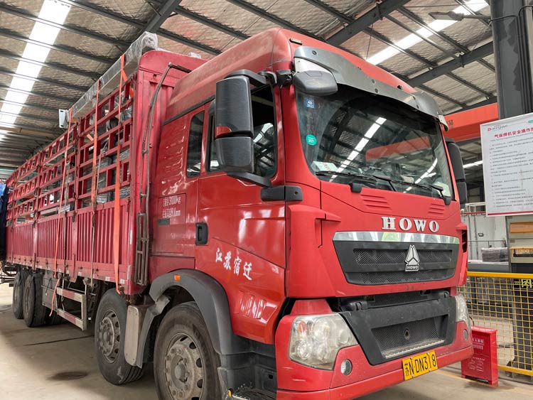 榮大供應(yīng)鹽城現(xiàn)代公交候車亭第八批發(fā)貨